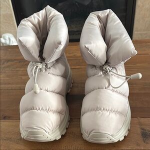 H&M Cream Quilted Winter Boots